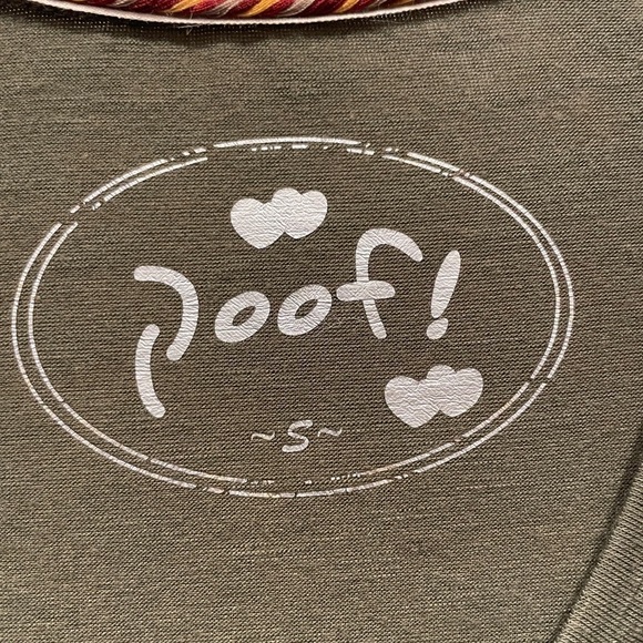 Long sleeve v-neck green shirt - Picture 2 of 3